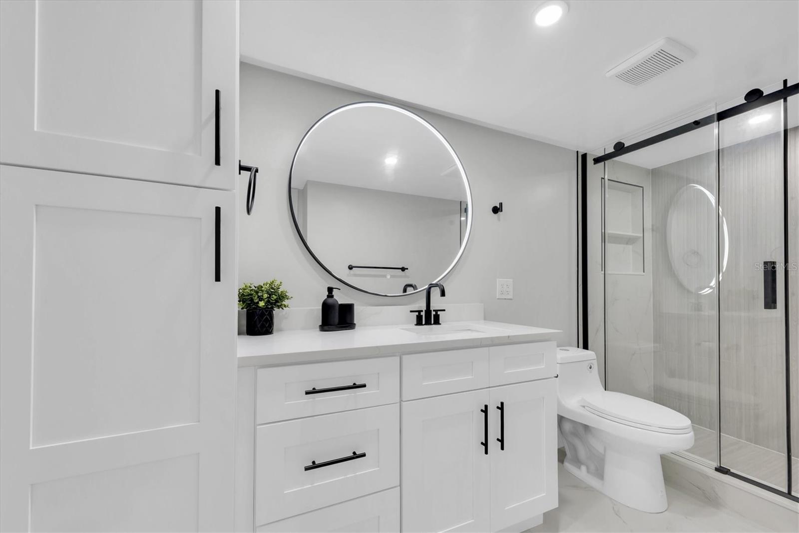 2nd bathroom