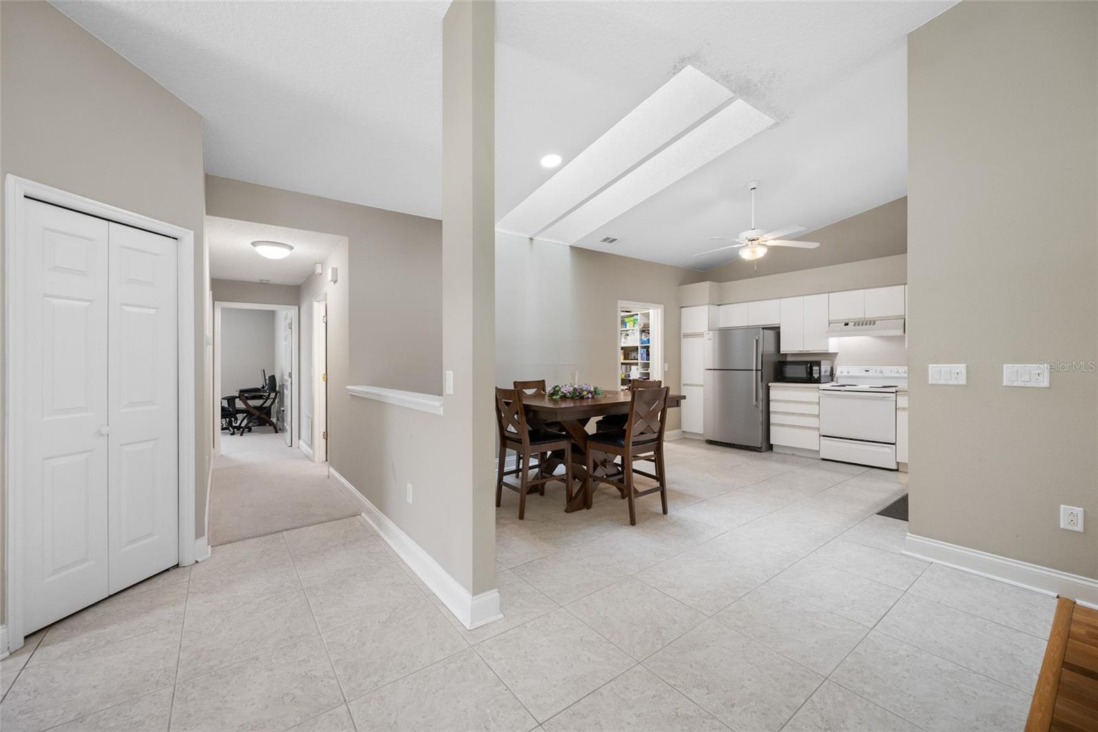 Bright Eat-In Kitchen — 3005 Pepperwood Ln W Features a Cozy Dining Nook Perfect for Casual Meals and Morning Coffee.