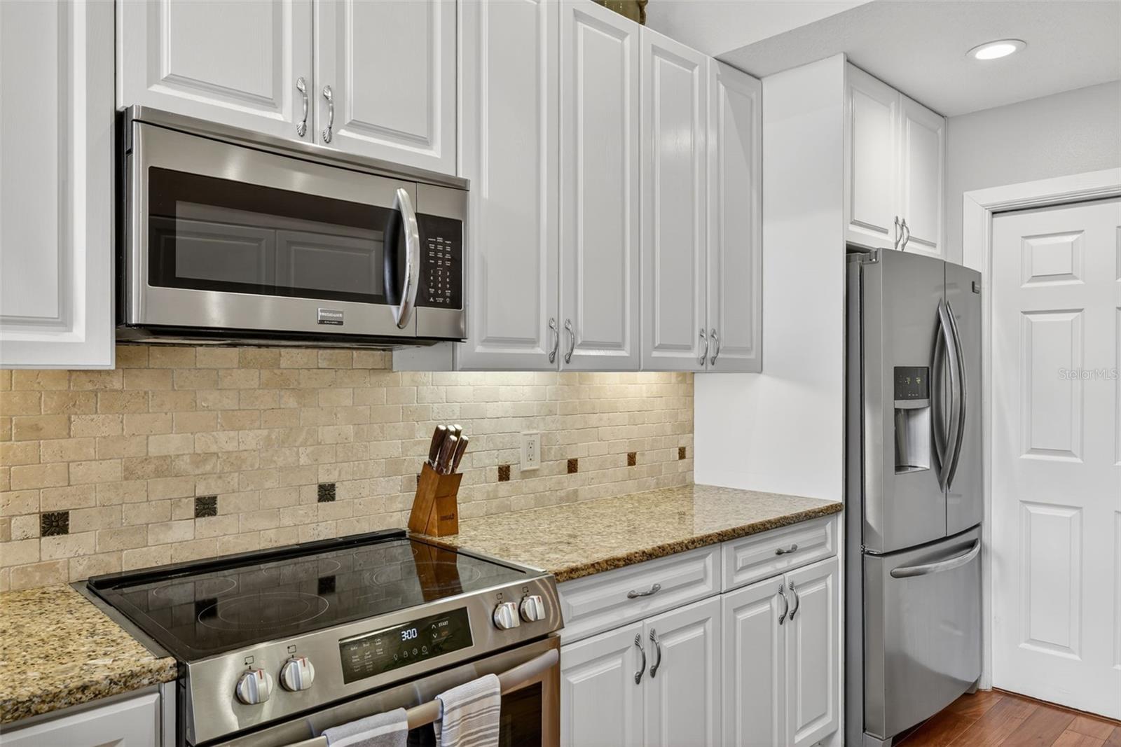 Solid surface counter tops