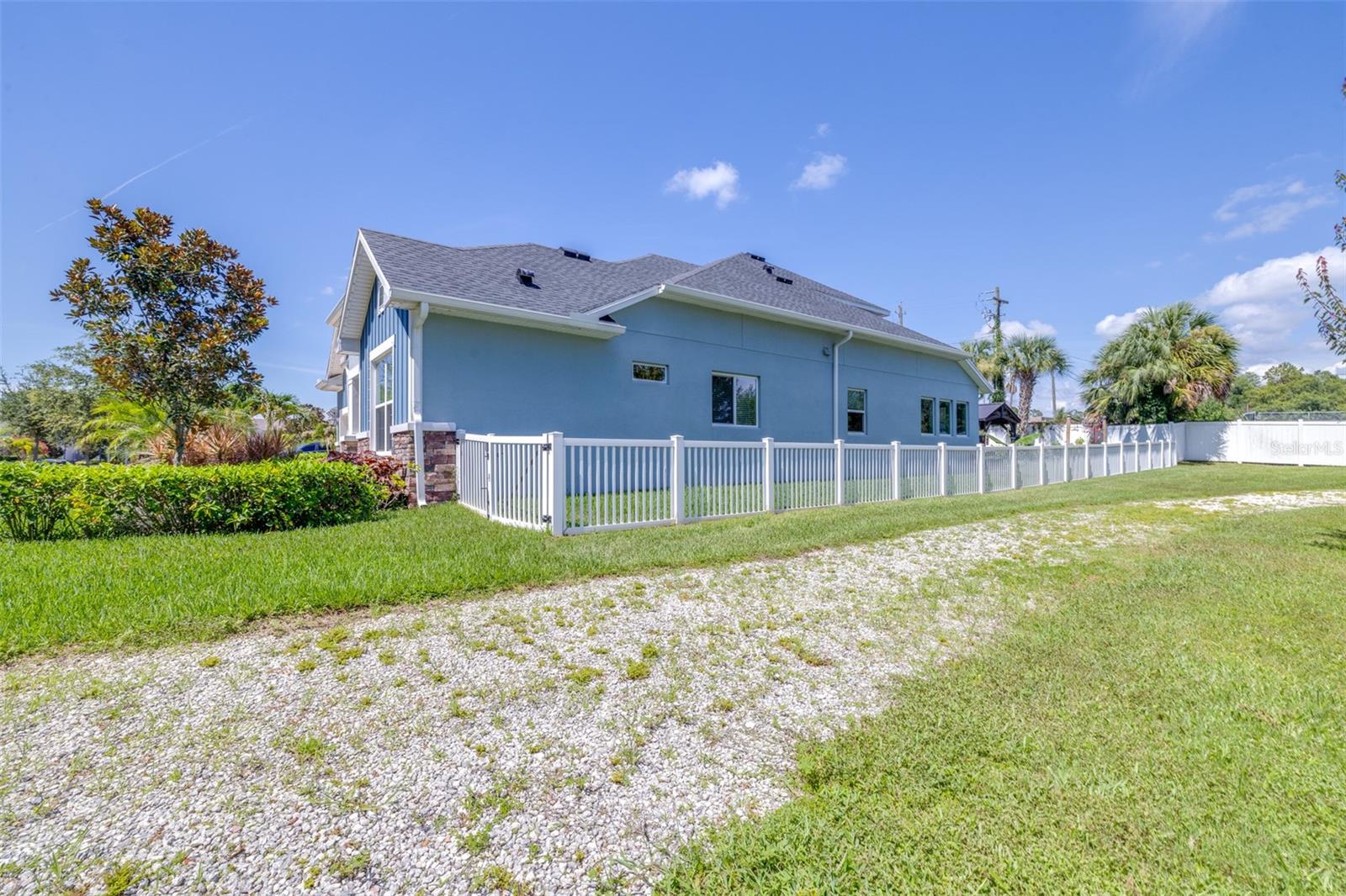 great location next to the walking trail at the end of a private cul-de-sac