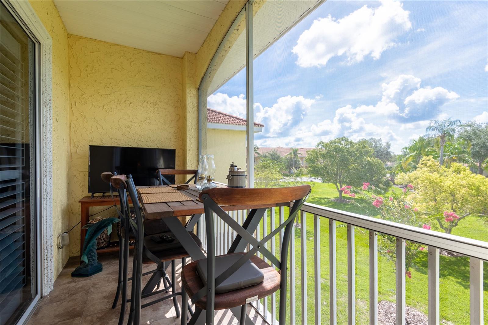 Covered and screen lanai