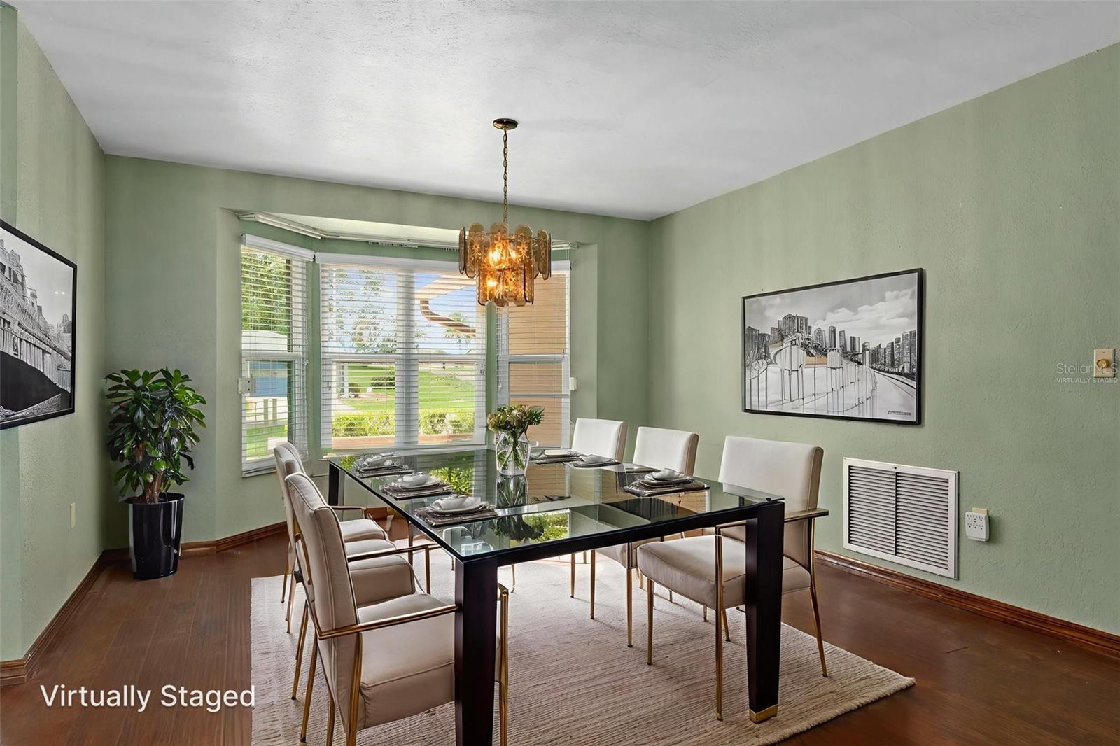 DINING VIRTUALLY STAGED