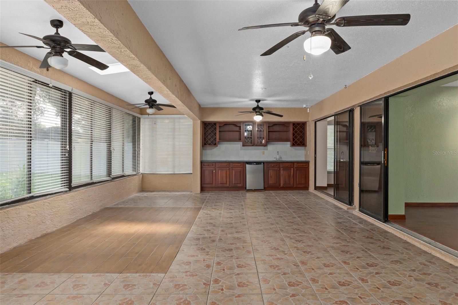 FLORIDA ROOM