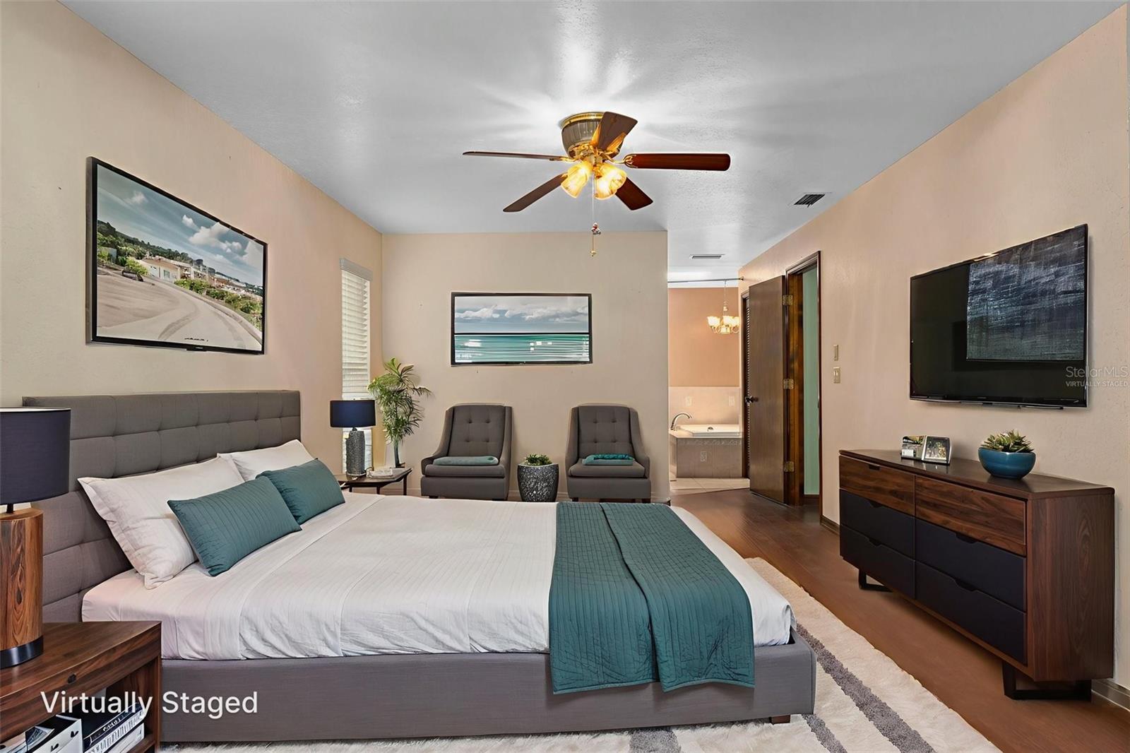GUEST ROOM VIRTUALLY STAGED