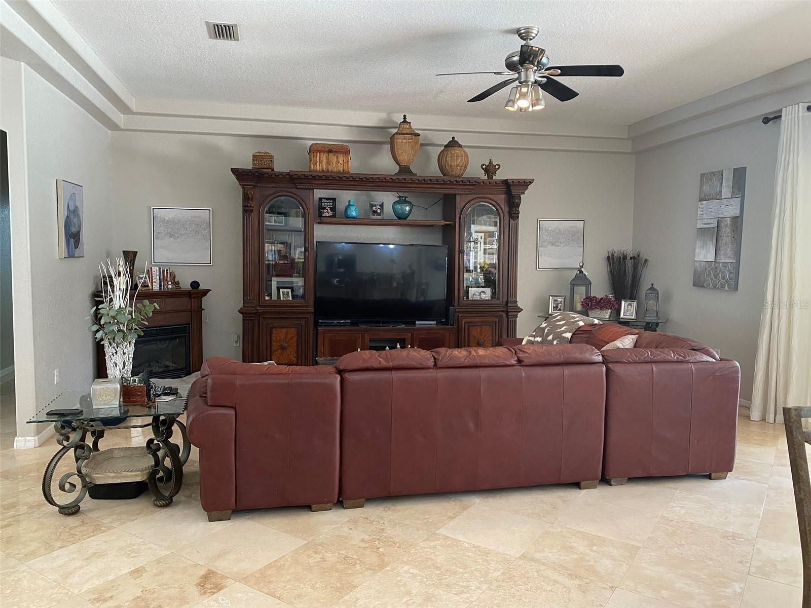 GREAT LIVING ROOM