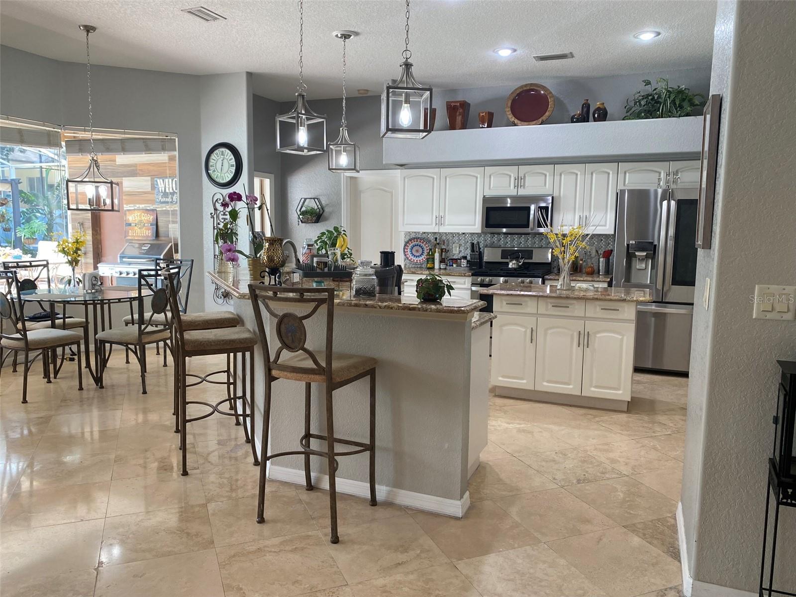 OPEN FLOOR PLAN