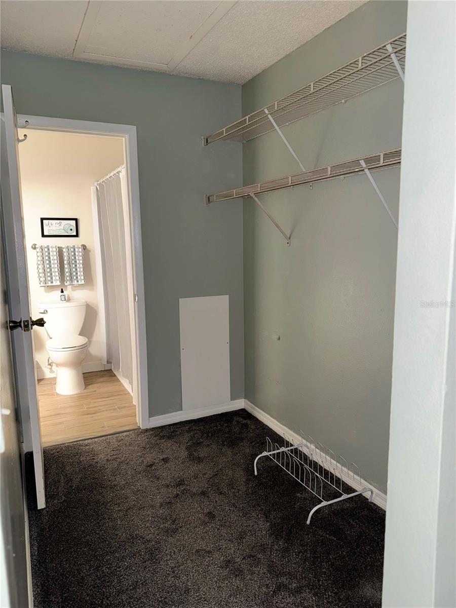 walk in closet