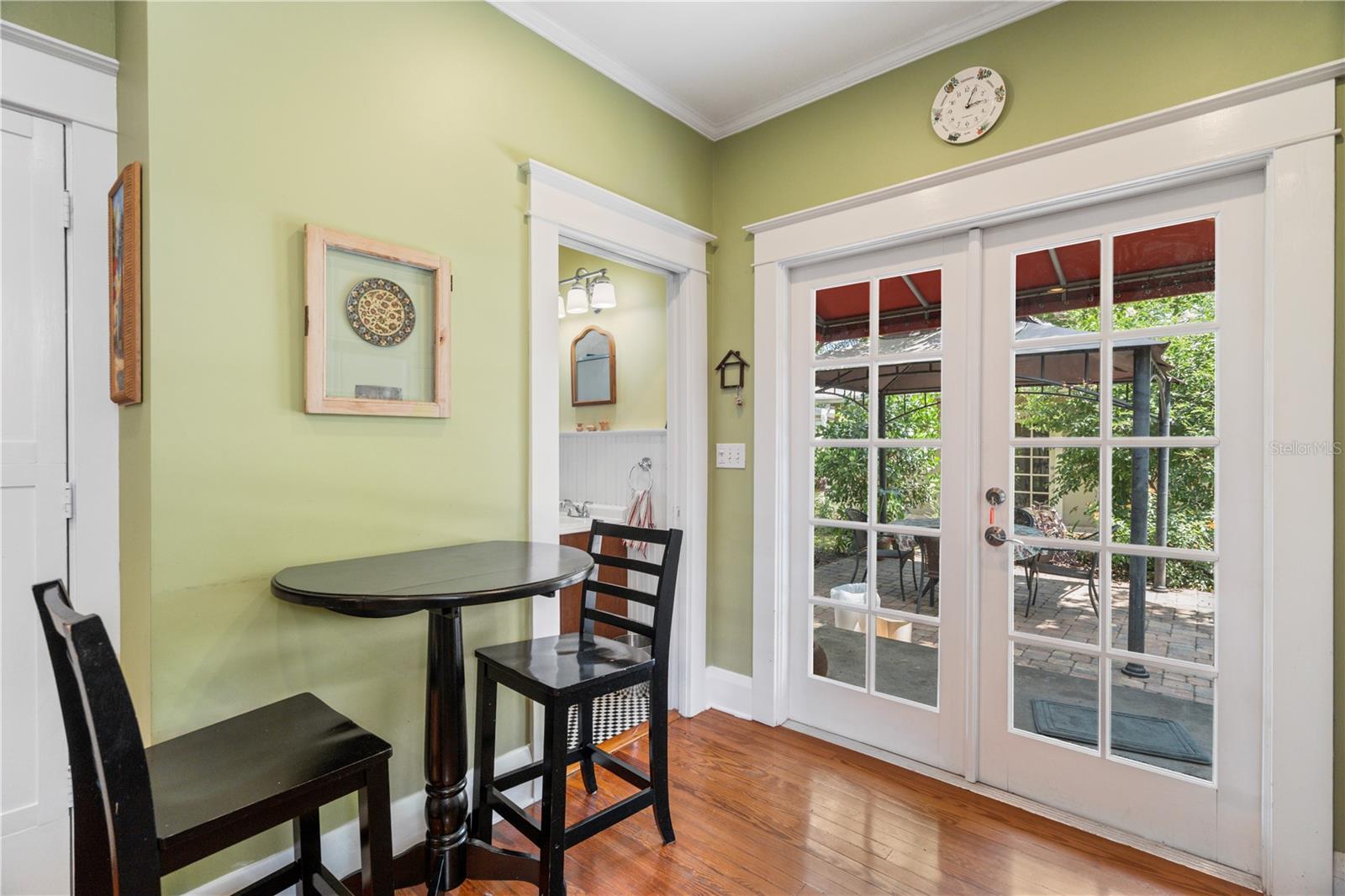 Breakfast Nook.