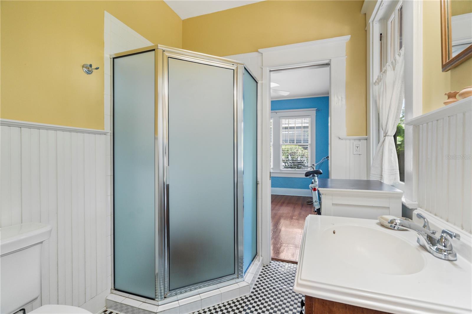 Second bathroom.