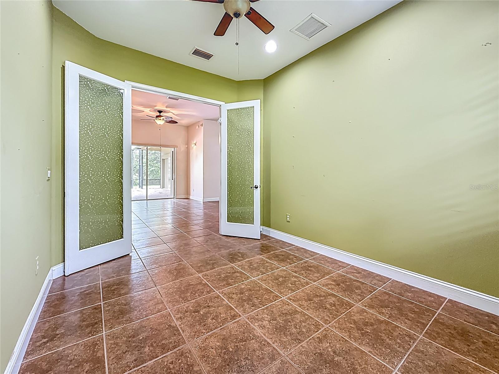 office/ Bonus Room