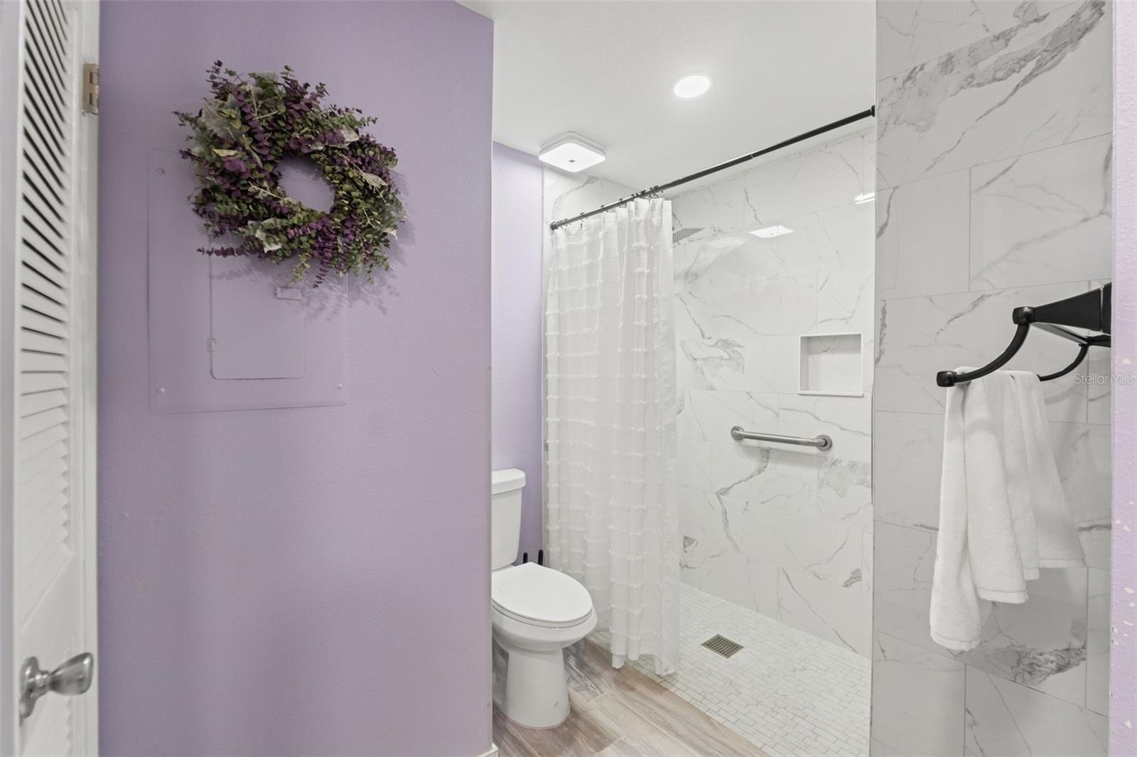 Zero Entry Walk in Shower with Handle Bar