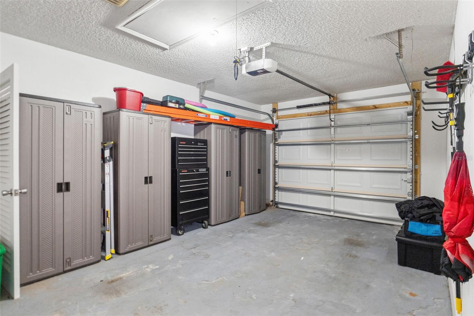 Garage Tool Chest & Cabinets Stay