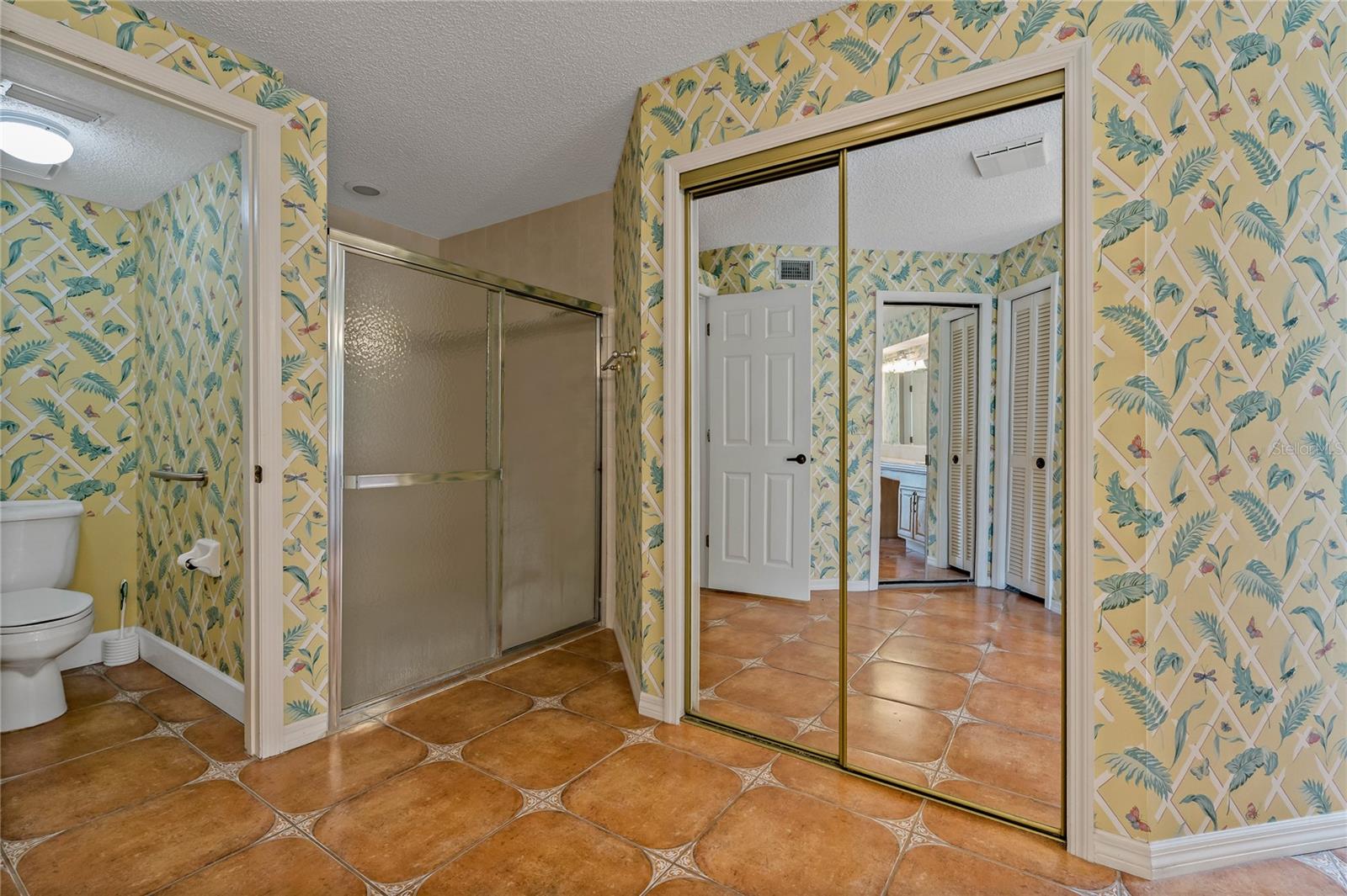 Primary Bahroom