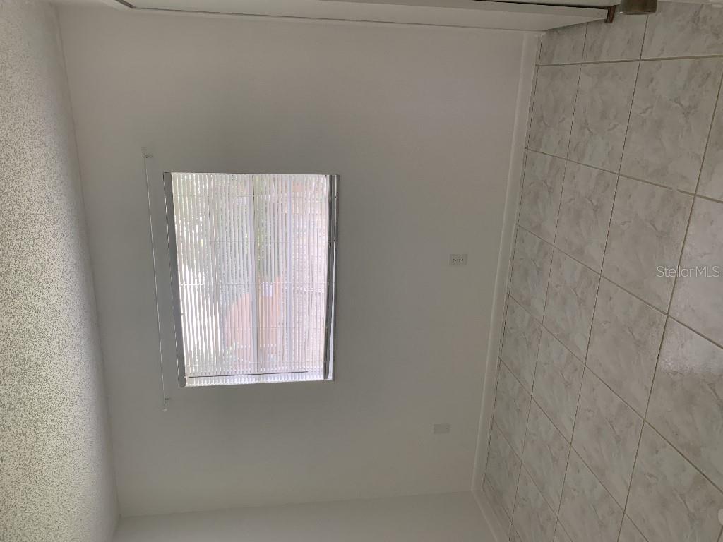 TB8406733