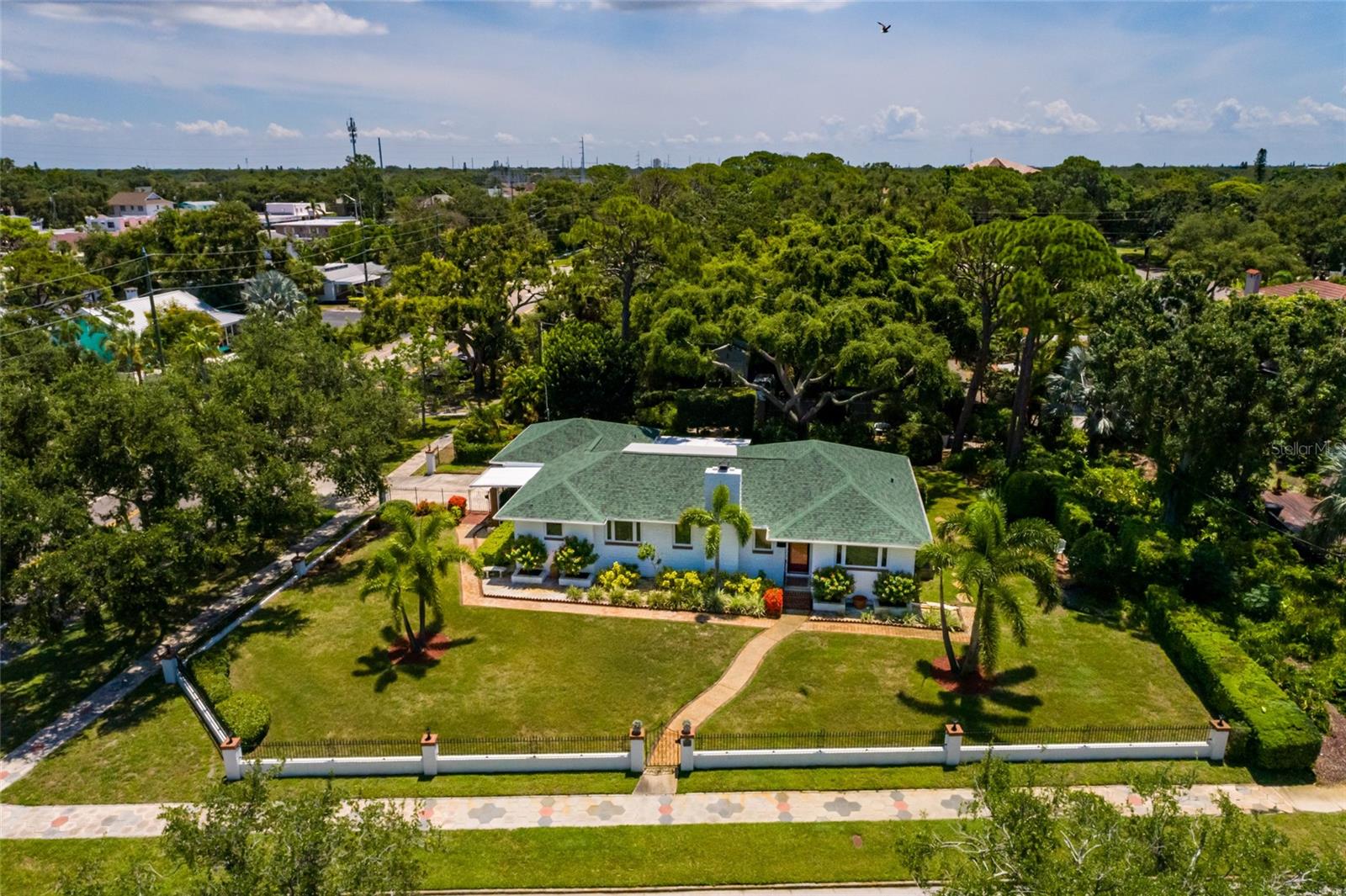 Large Double Lot zoned for ADU