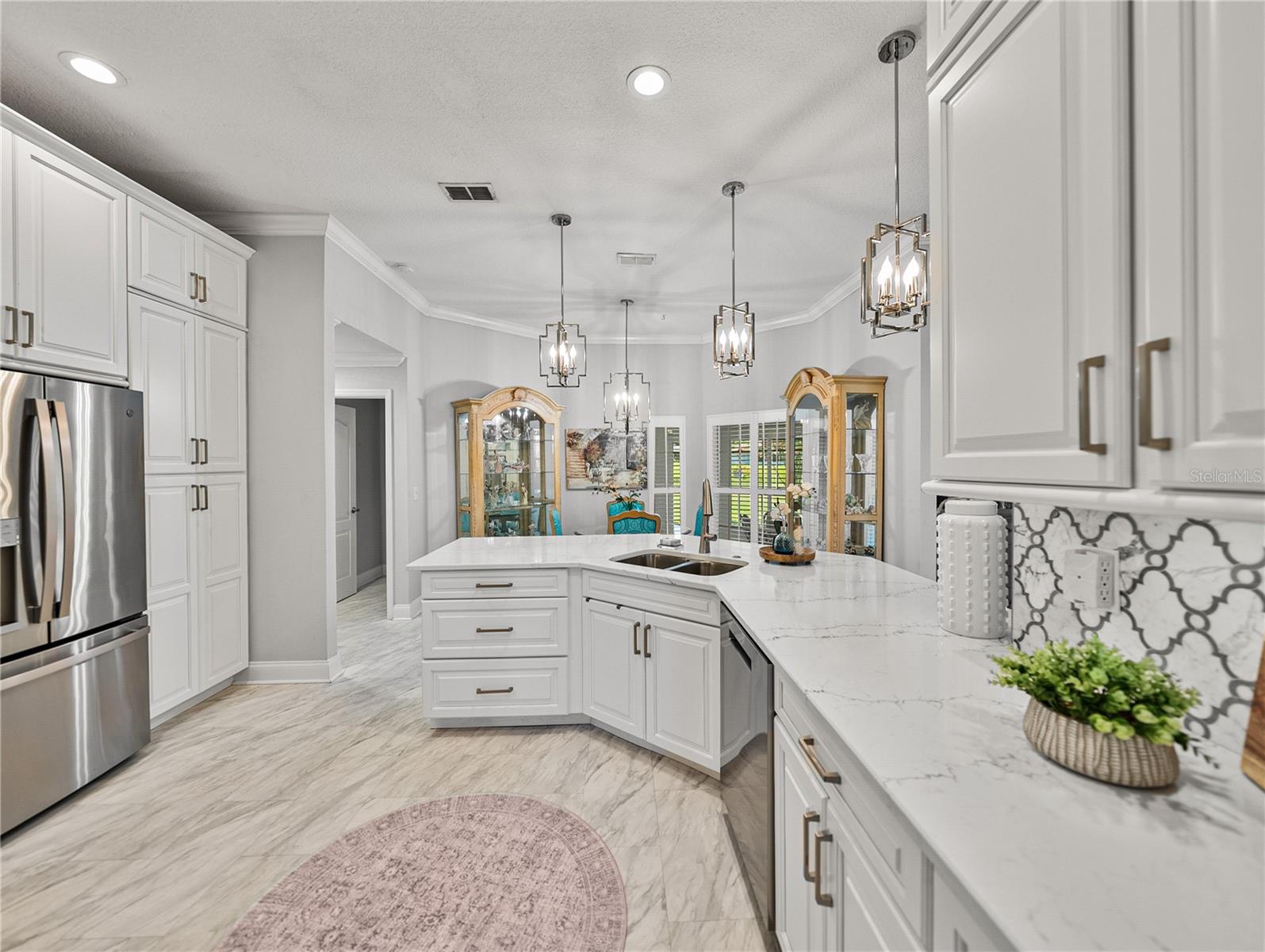 Fully Remodeled Kitchen