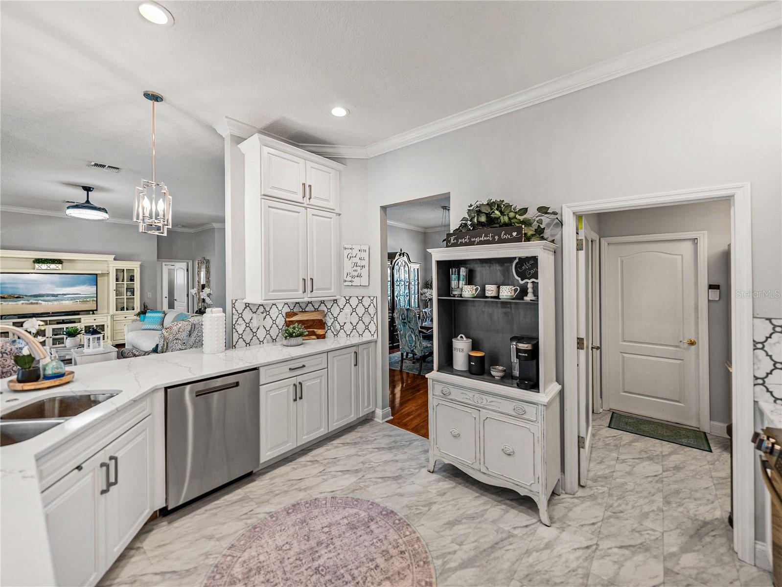 Fully Remodeled Kitchen