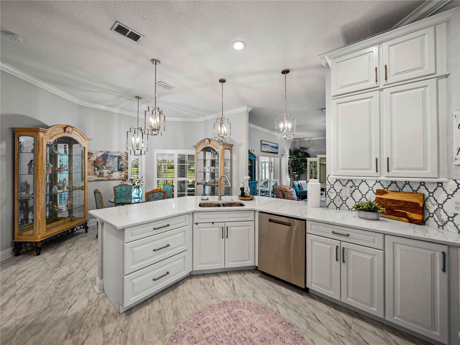 Fully Remodeled Kitchen