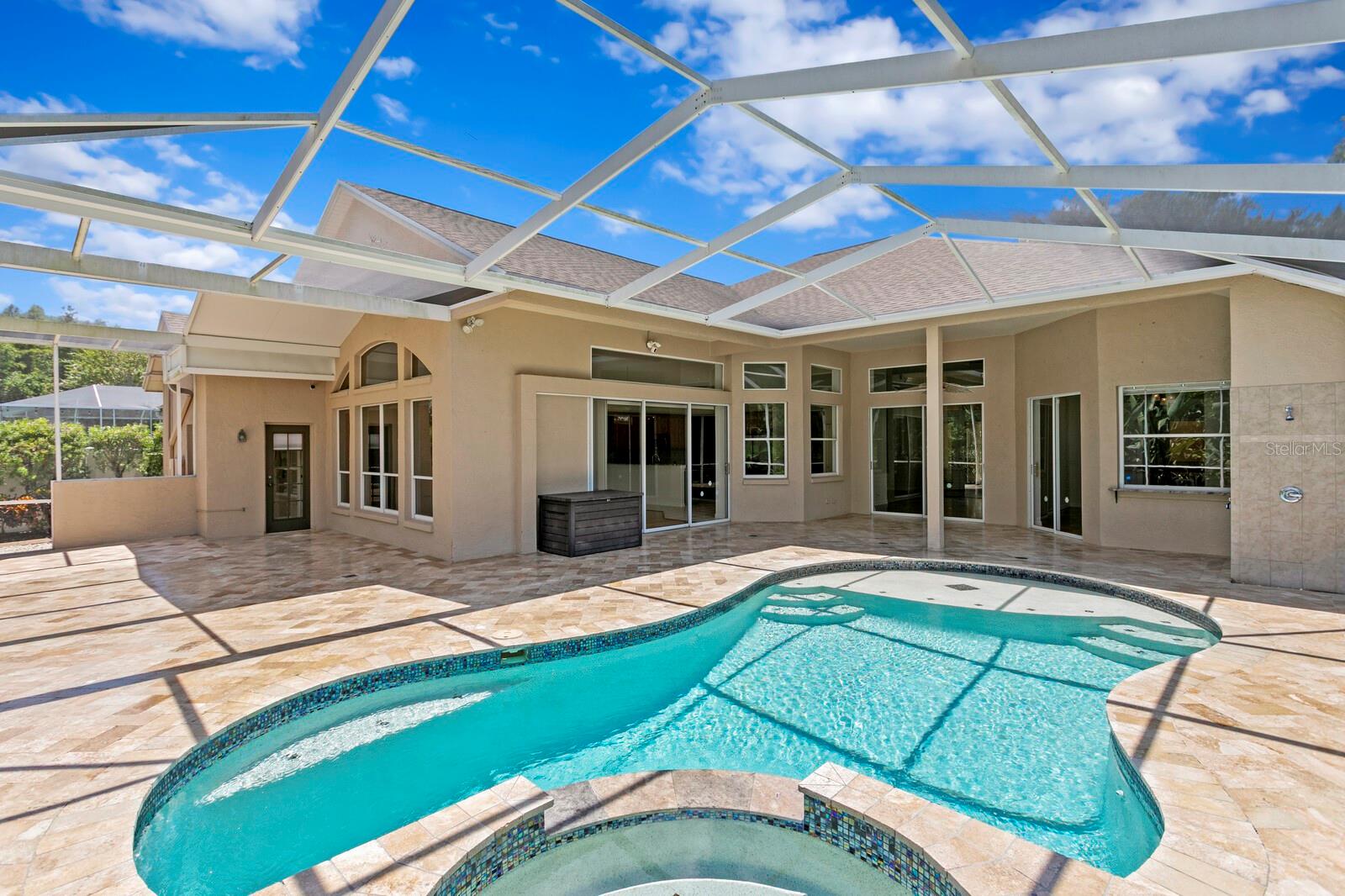 HEATED POOL WITH SPA
