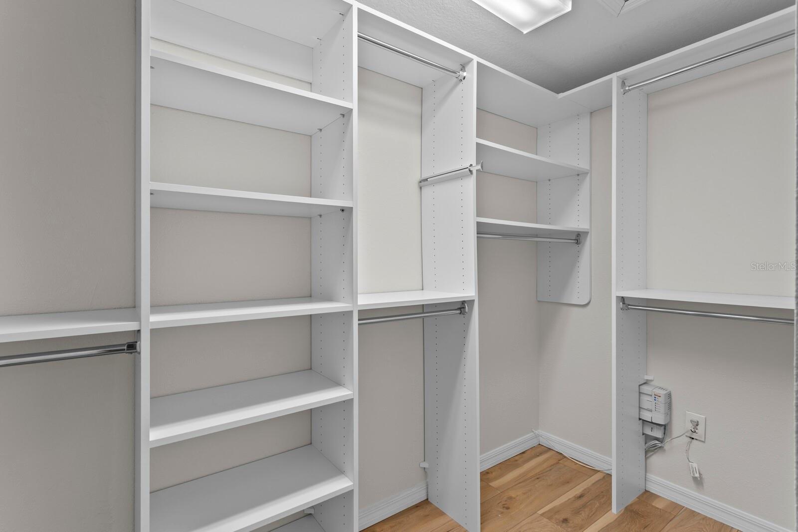 CLOSET #1 OWNERS RETREAT