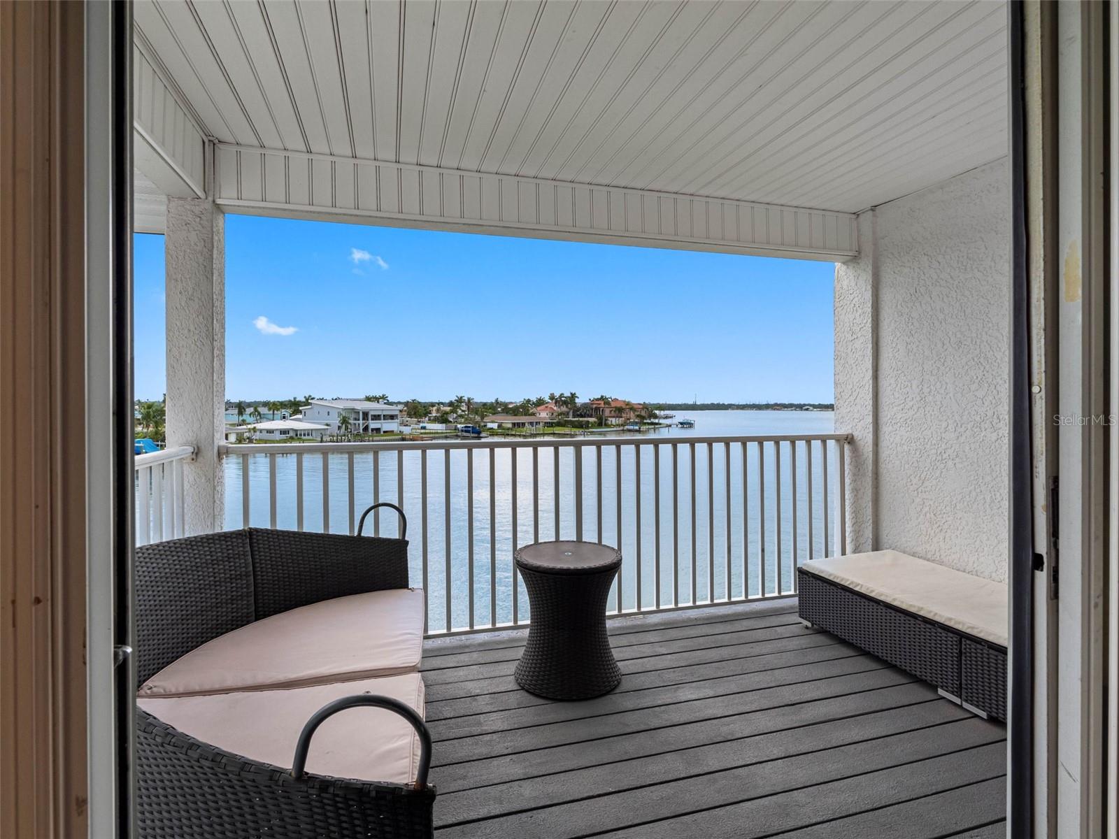 balcony off of master