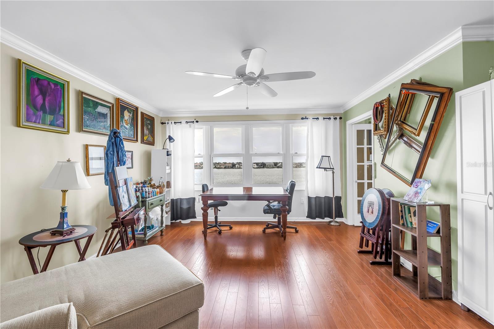 STUDIO/OFFICE/DEN