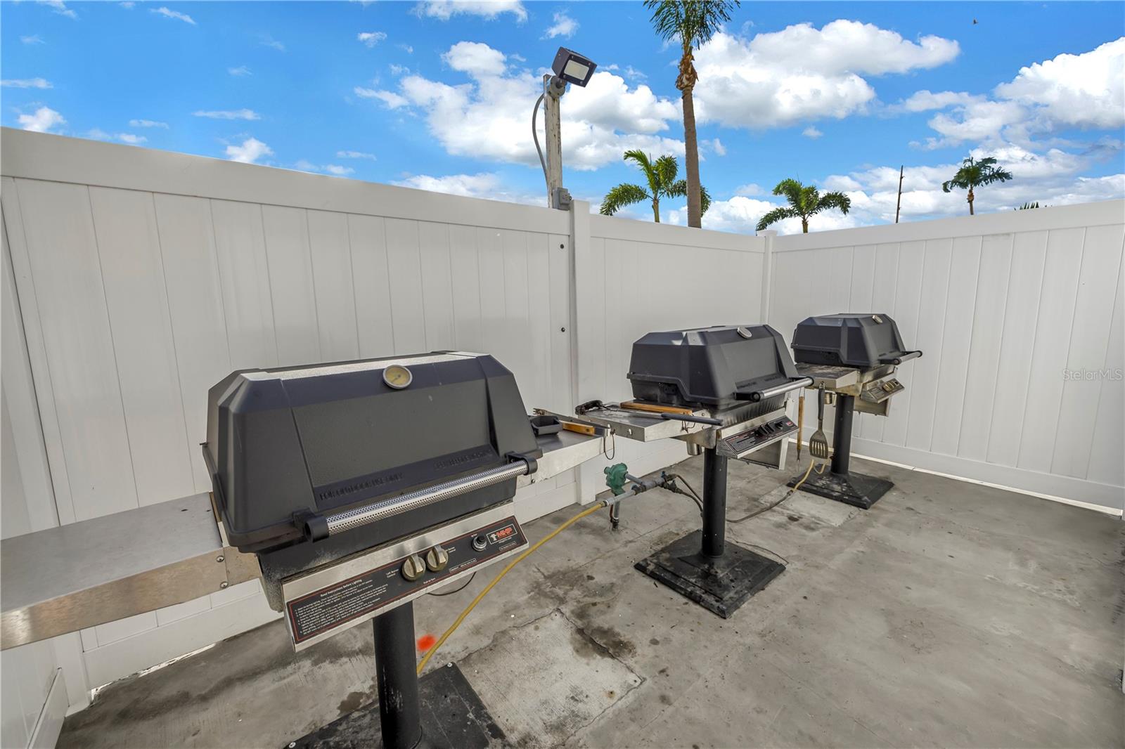 RESIDENT GRILLS