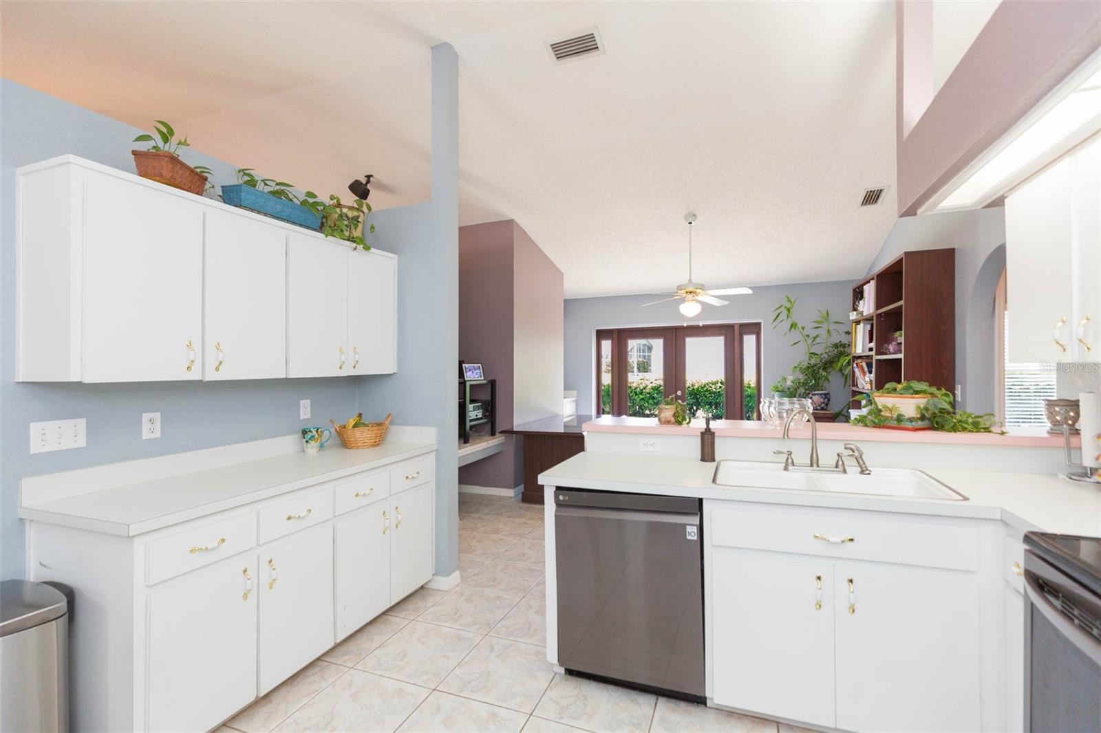 Kitchen/Great Room Combo