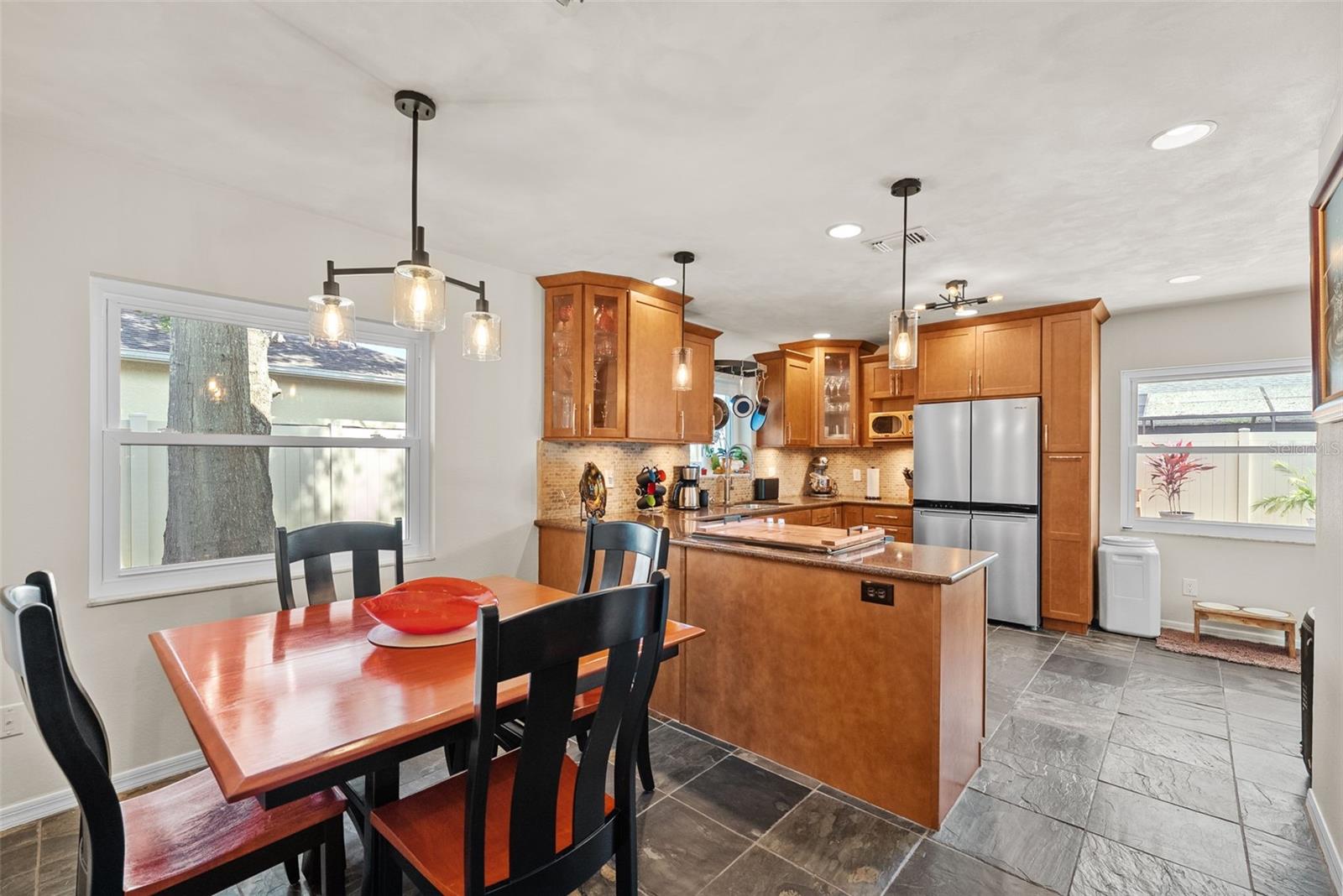 Dining room / kitchen
