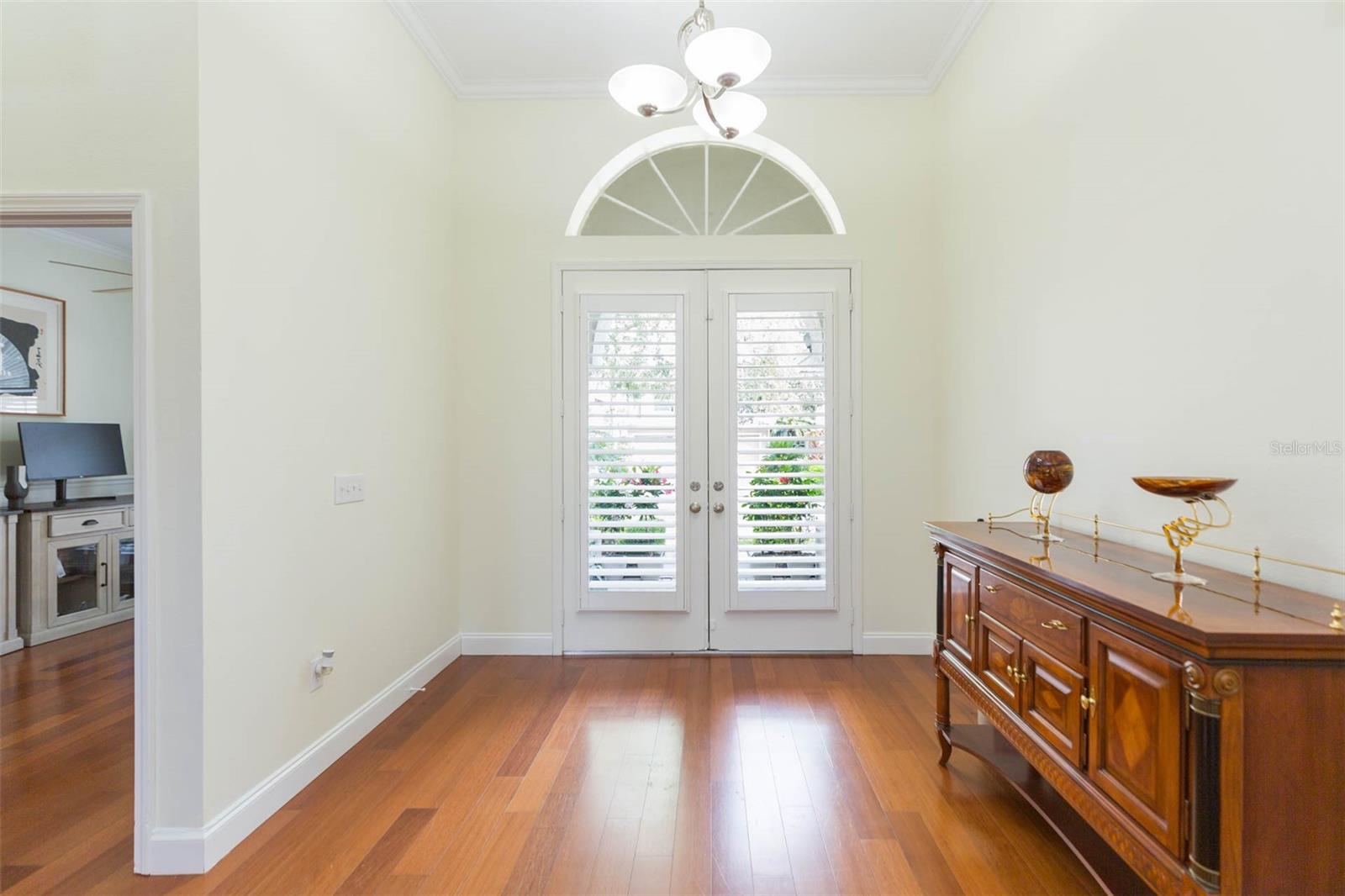 Double door entry