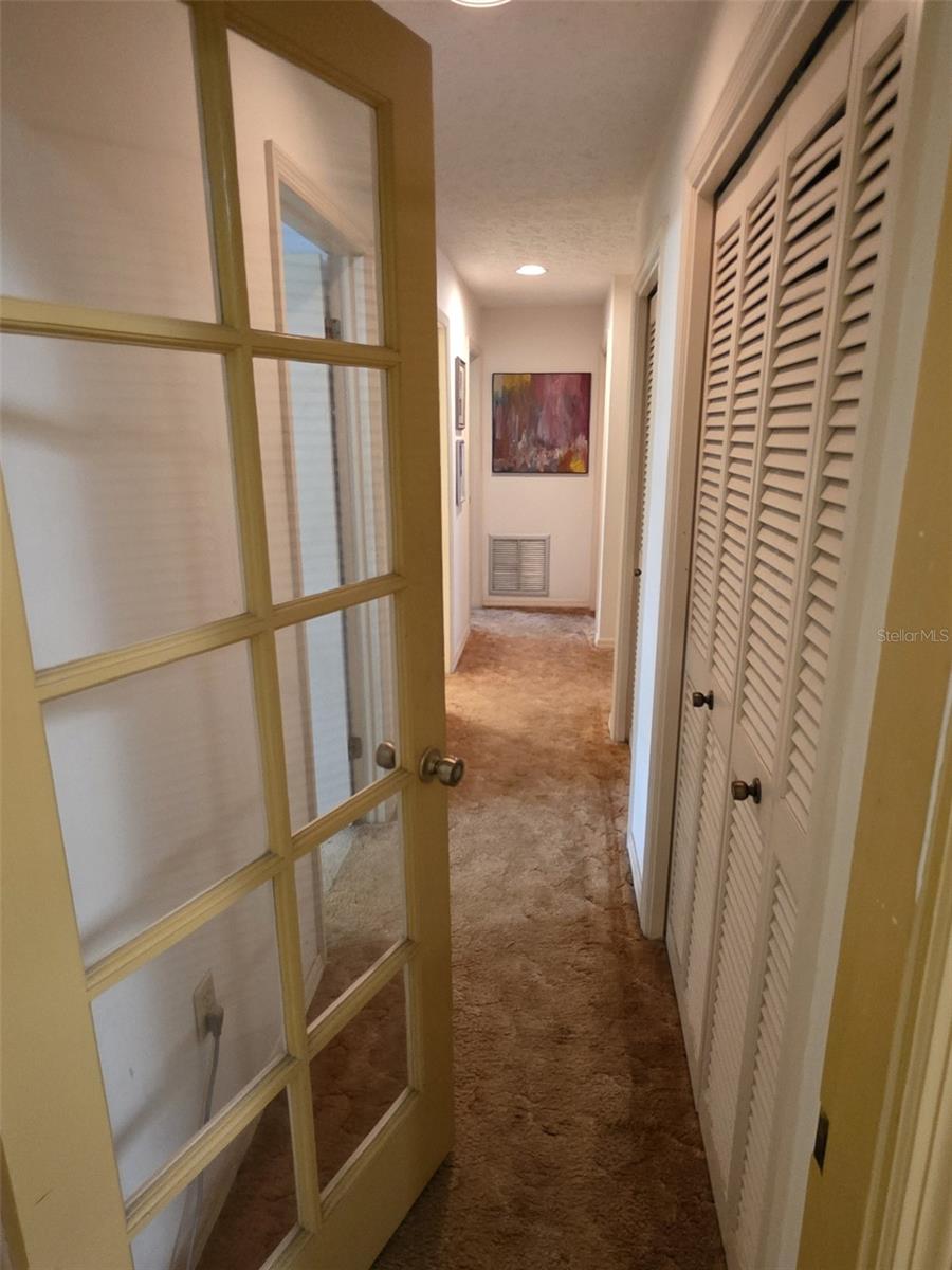 Entrance to Split Bedrooms