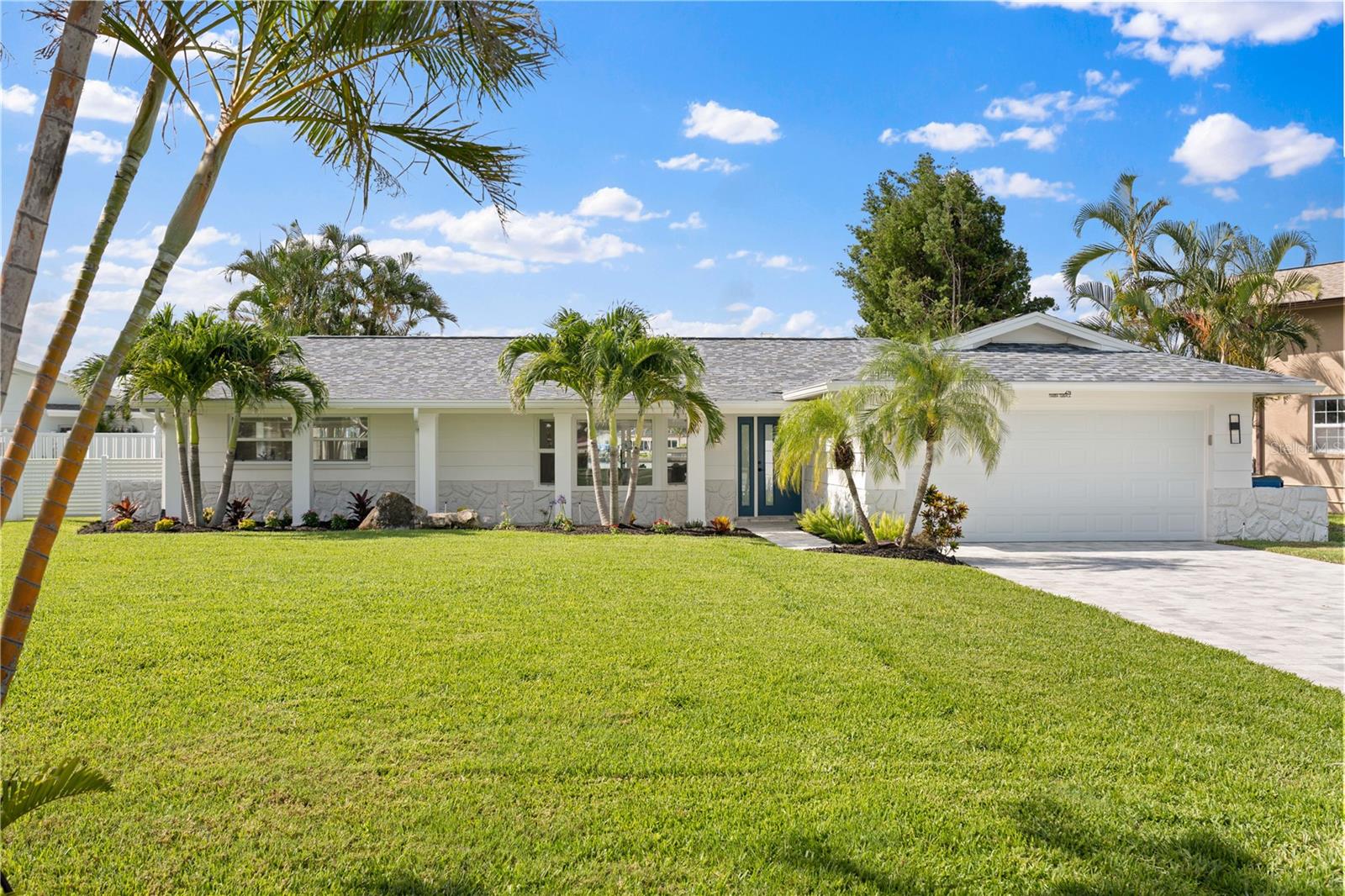 Beautifully landscaped corner lot in Paradise Island Estates