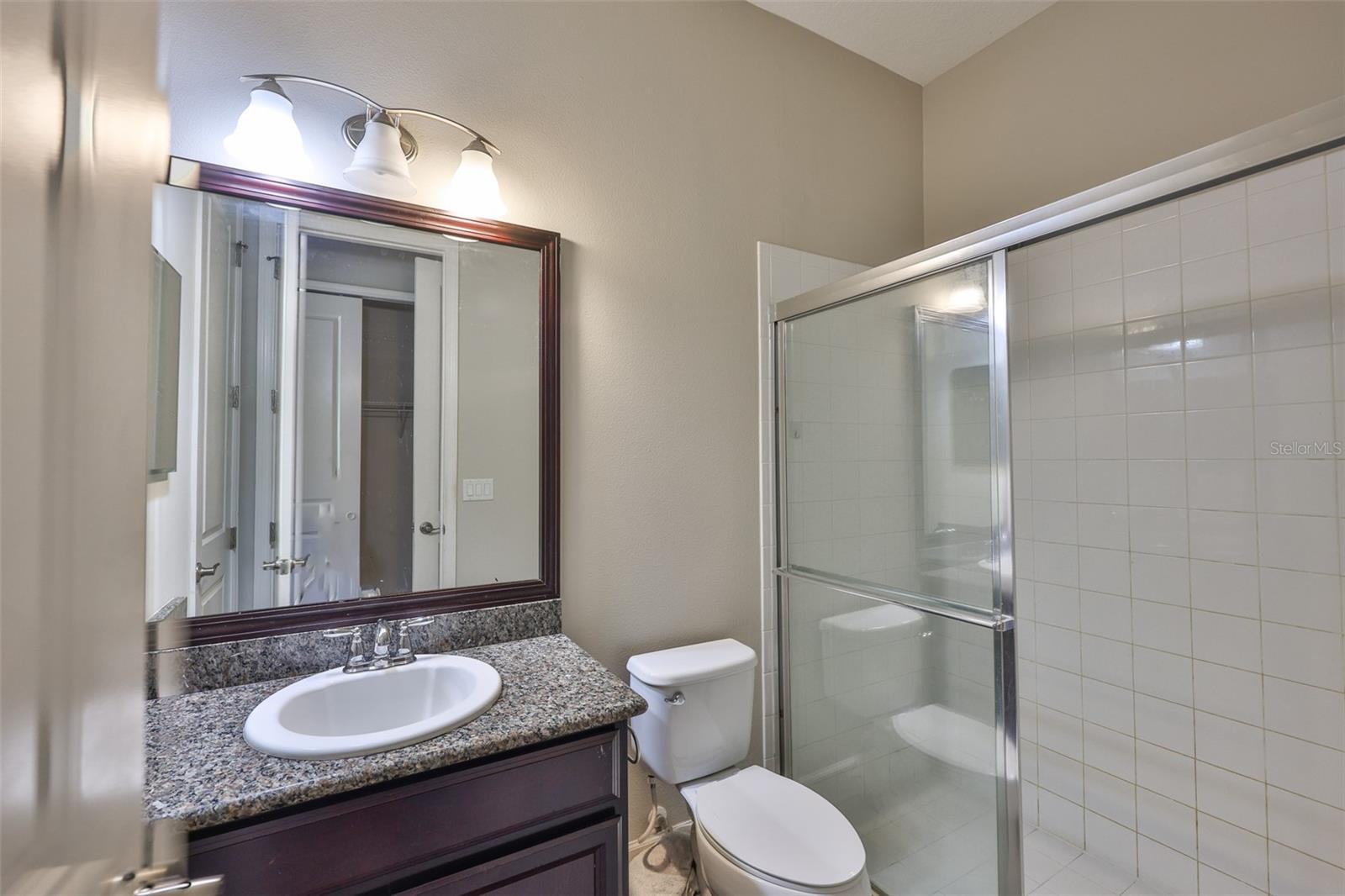 suite bathroom #2