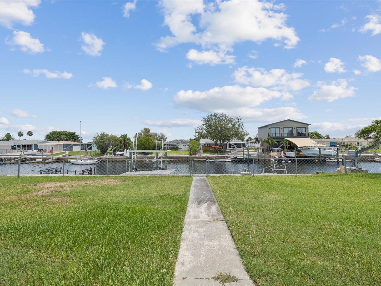 Backyard to lift and dock