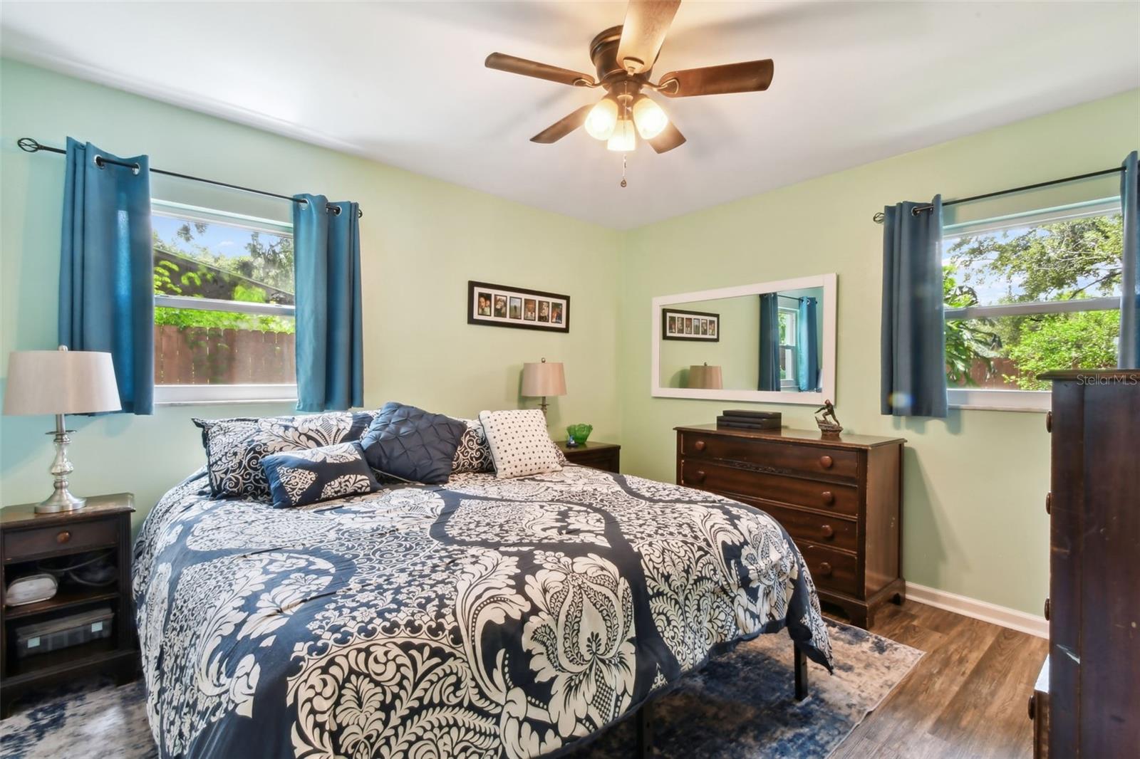 Master bedroom with Cali king