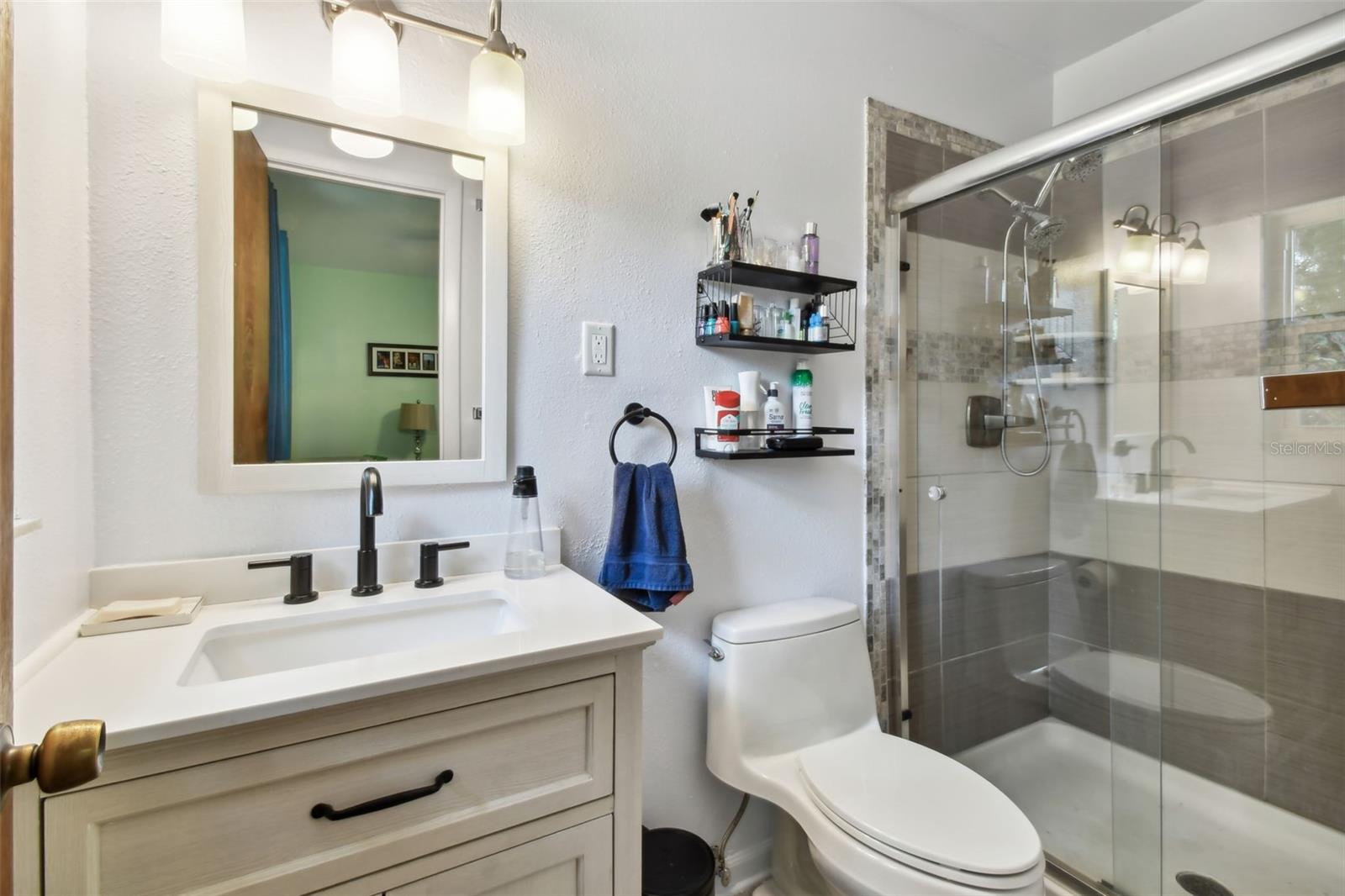 Updated master ensuite bath