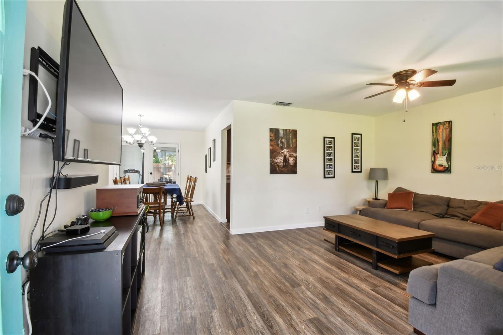Spacious Living room