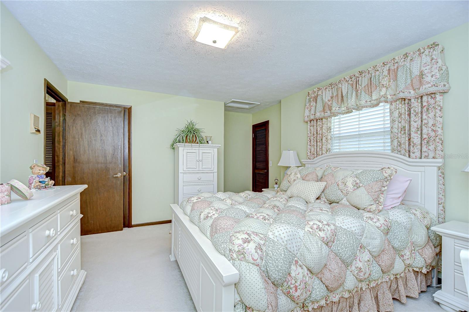 Two closets!