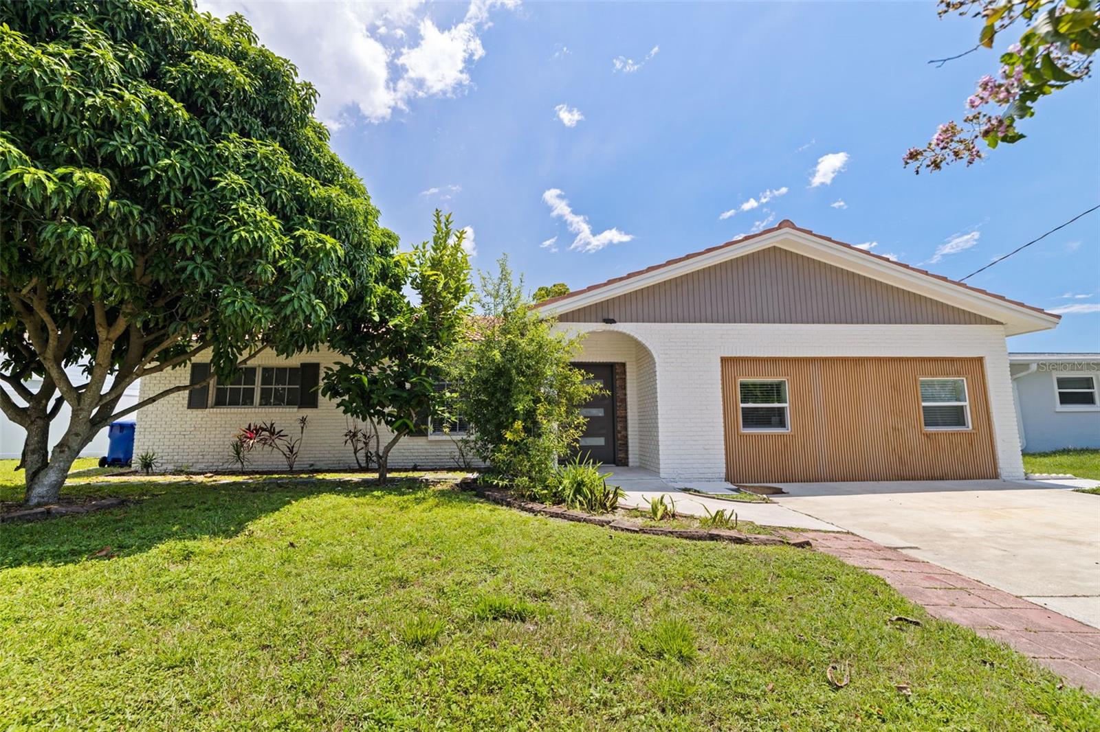 Welcome to 787 San Salvador Drive