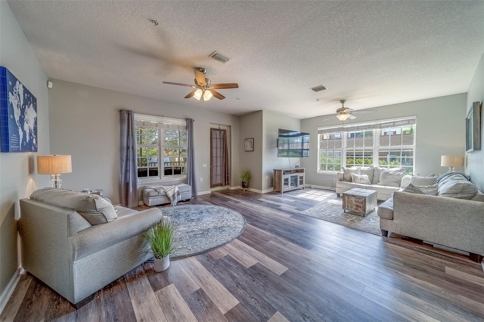 Corner Unit with so much light