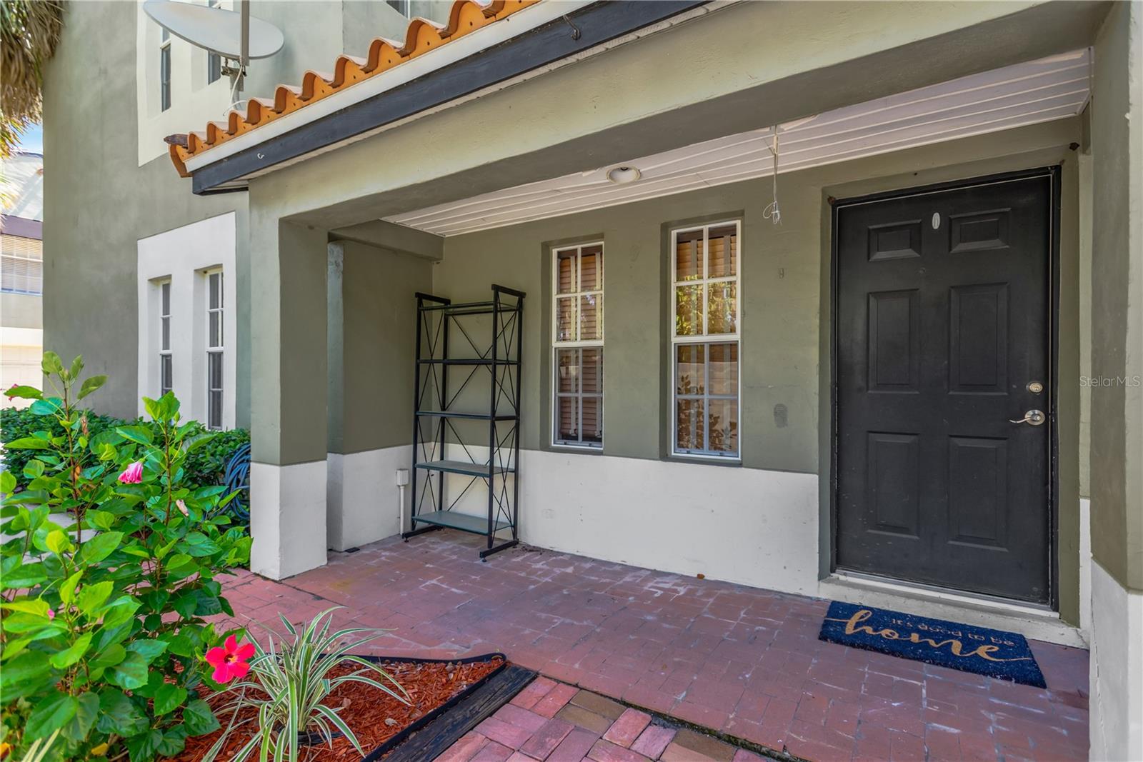 Side Covered Entry