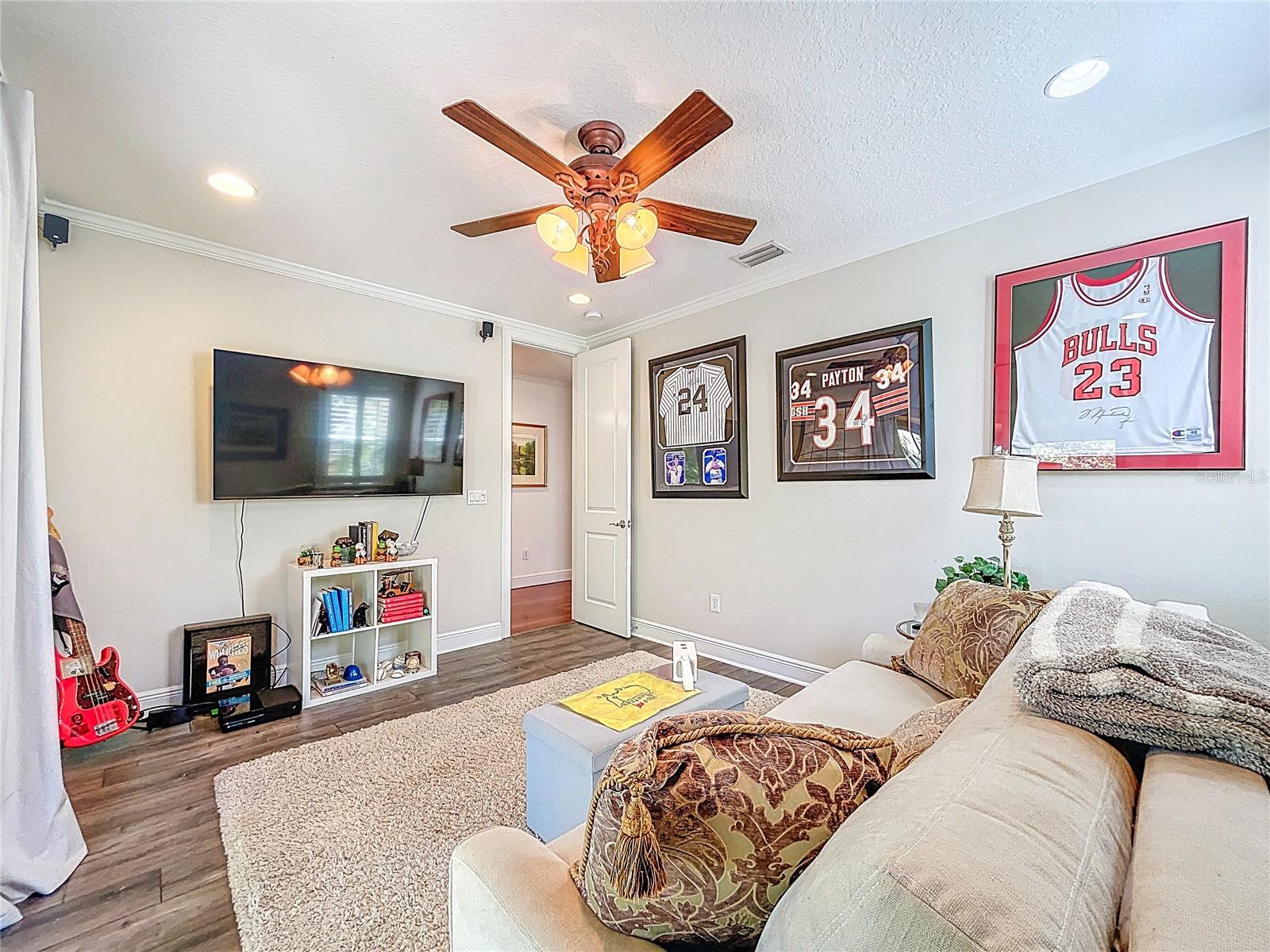 2nd bedroom.