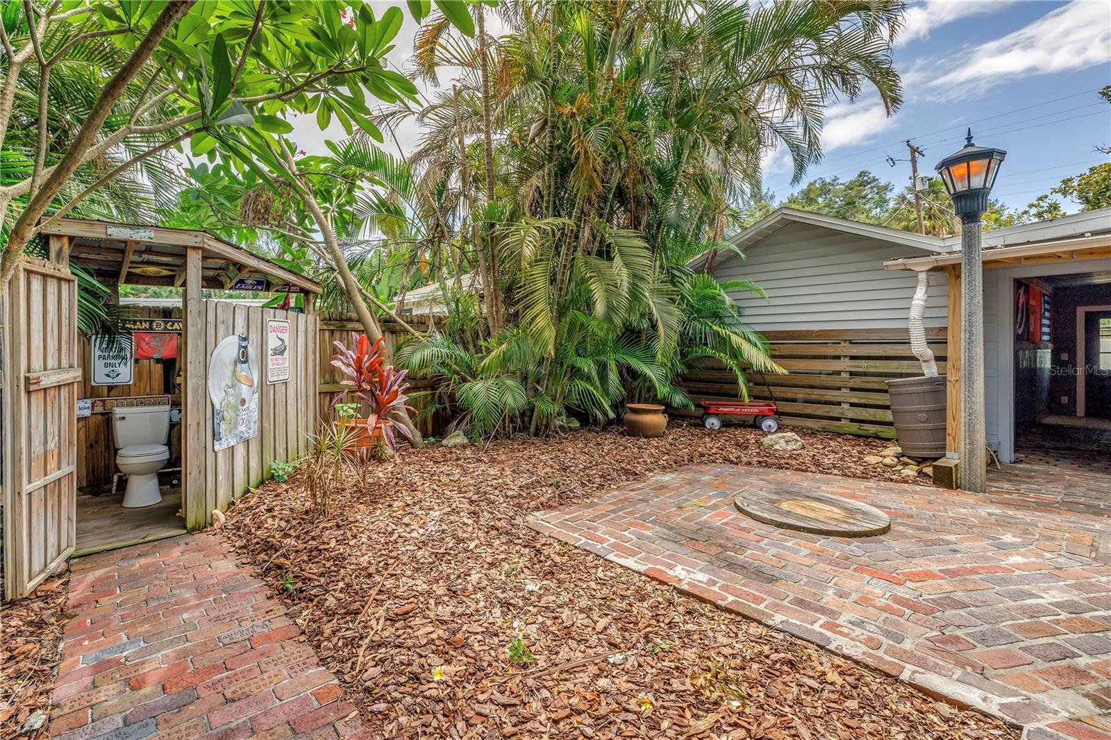 Lush backyard for privacy