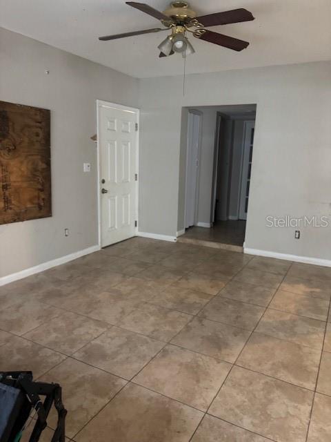 Living room/entry