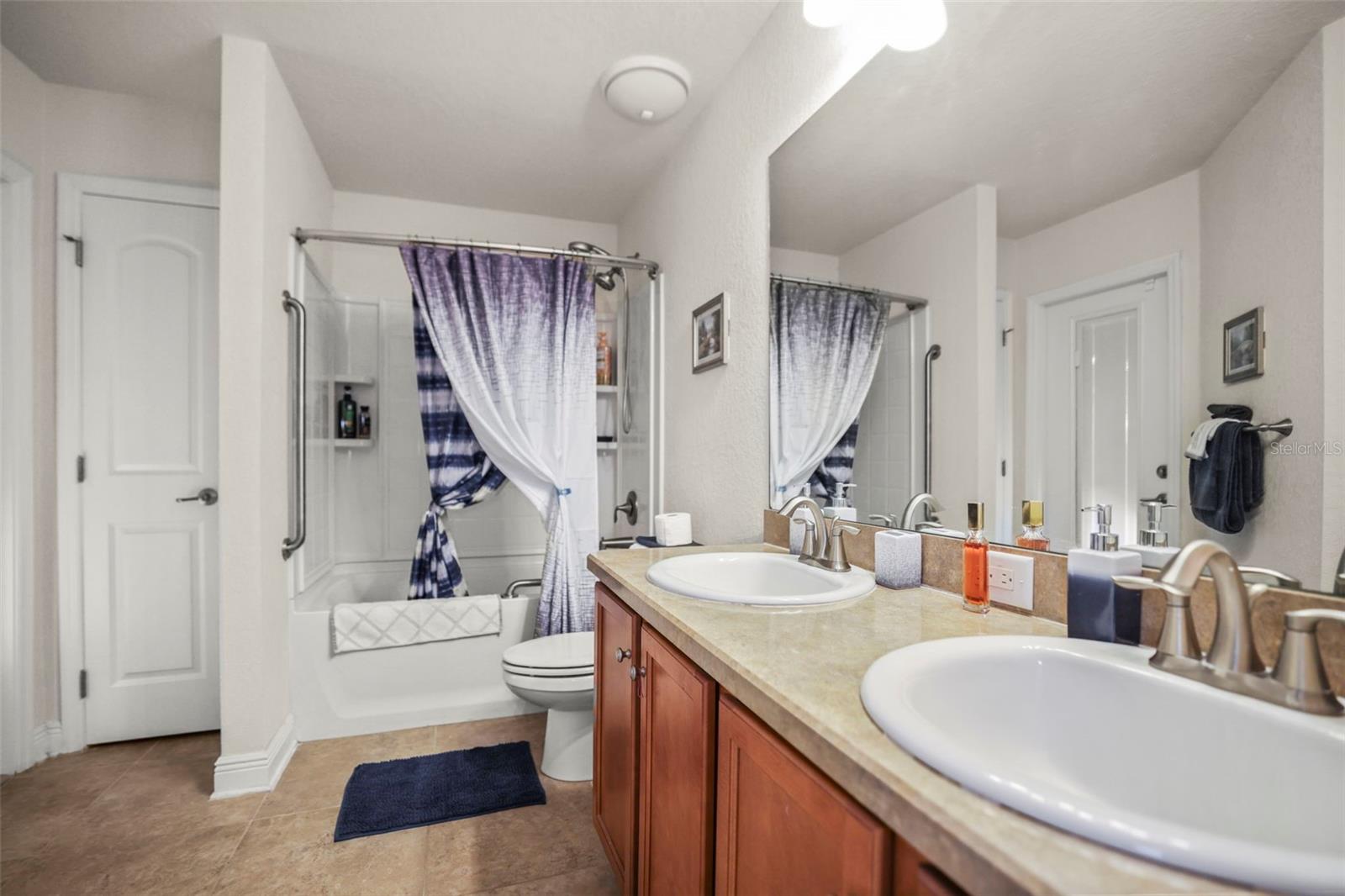 2nd Bathroom