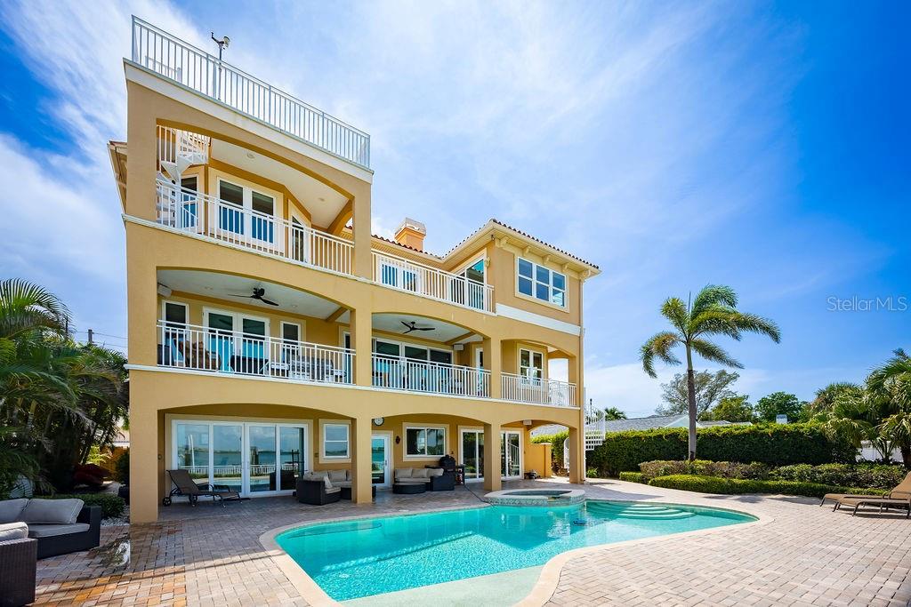 Back of Home306 Harbor Dr, Indian Rocks Beach, FL