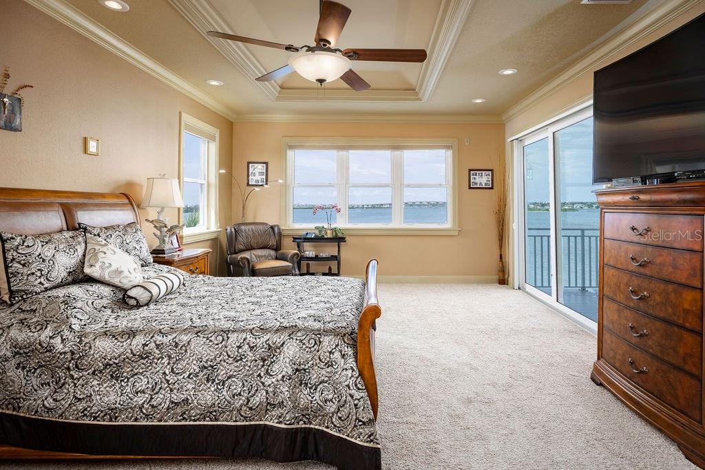 Primary Suite - 3rd floor306 Harbor Dr, Indian Rocks Beach, FL