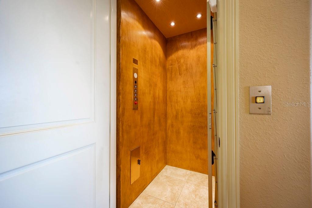 Elevator306 Harbor Dr, Indian Rocks Beach, FL