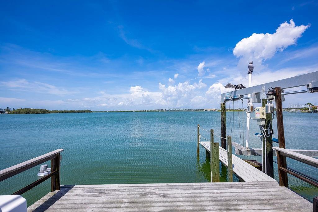 Dock w/25,000lb Boat Lift306 Harbor Dr, Indian Rocks Beach, FL