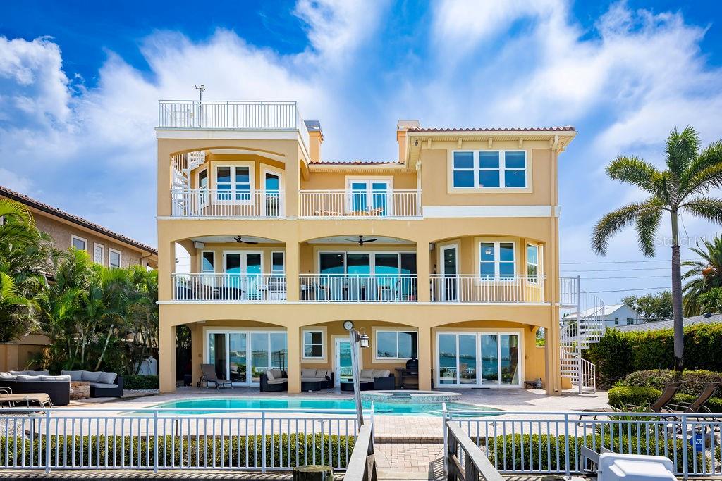 306 Harbor Dr, Indian Rocks Beach, FL